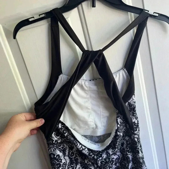 Soybu Women's Black and White Crossover Built In Bra Athletic Dress Small - Picture 4 of 7